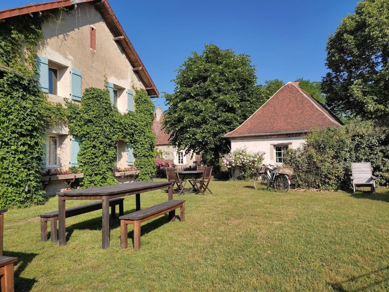 Chambres D'Hotes Domaine Du Bourg Gannay-sur-Loire Exterior photo